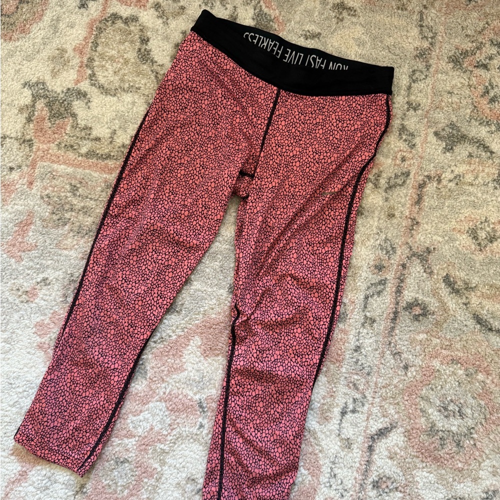 Pink Nike dri-fit leggings